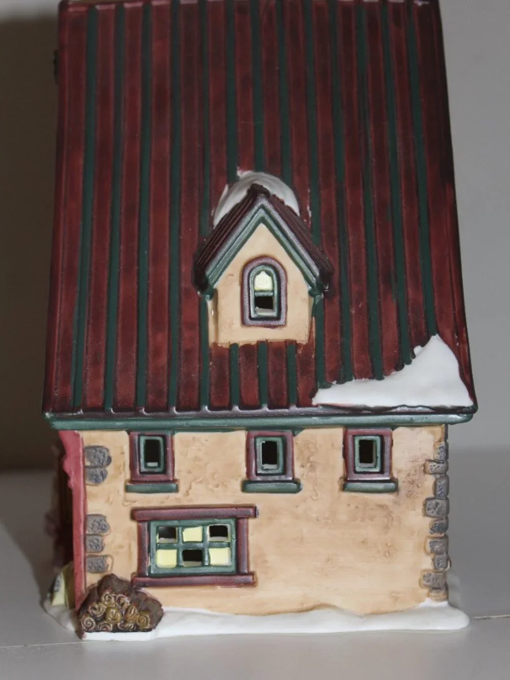 Vintage Heartland Valley Village Christmas Bakery House Light Up Porceain House